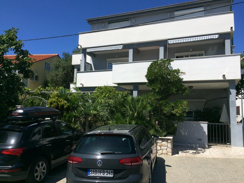 House Filomena Apartment Banjol Exterior foto